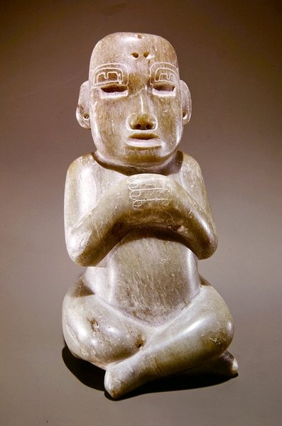 Statuette fundet i et tidligt klassisk Maya-depot i Uaxactun, afdelingen i El Peten (fuchsite) af Mayan