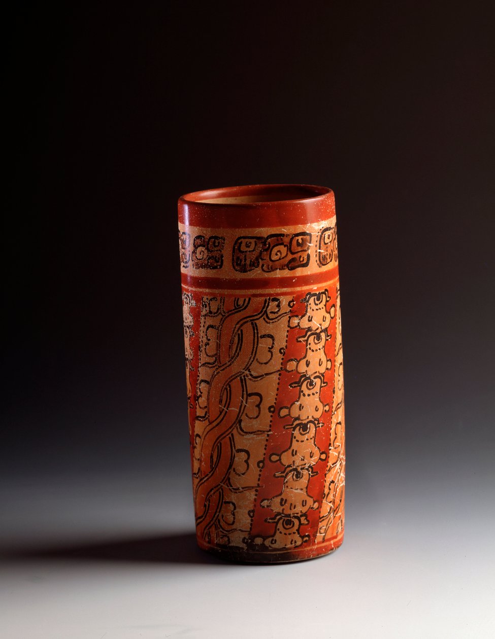 Polykrom cylindrisk lervase. Fra Tikal af Mayan Mayan