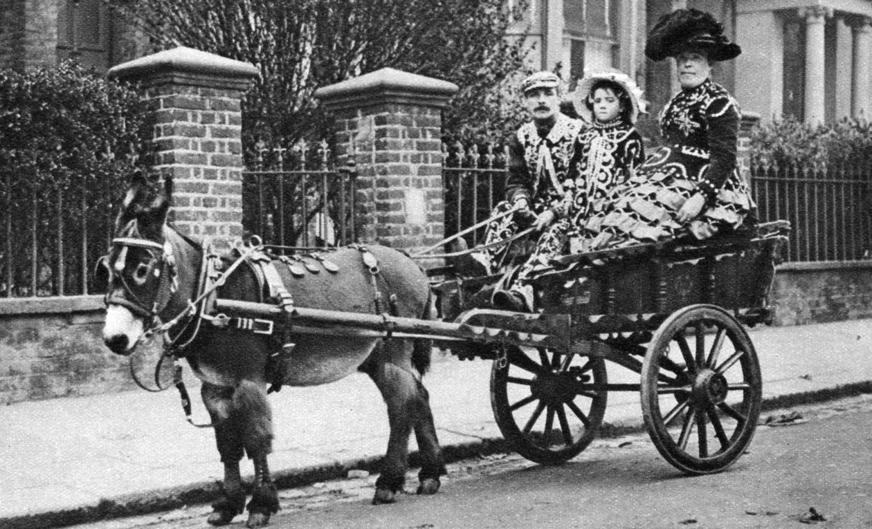 Pearly familie i deres æseltrukne møg, London, 1926-1927 af McLeish
