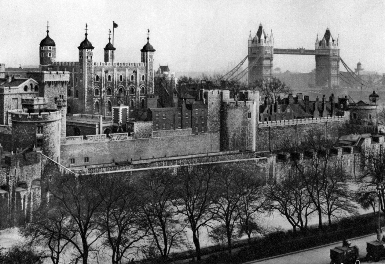 Tower of London, 1926-1927 af McLeish