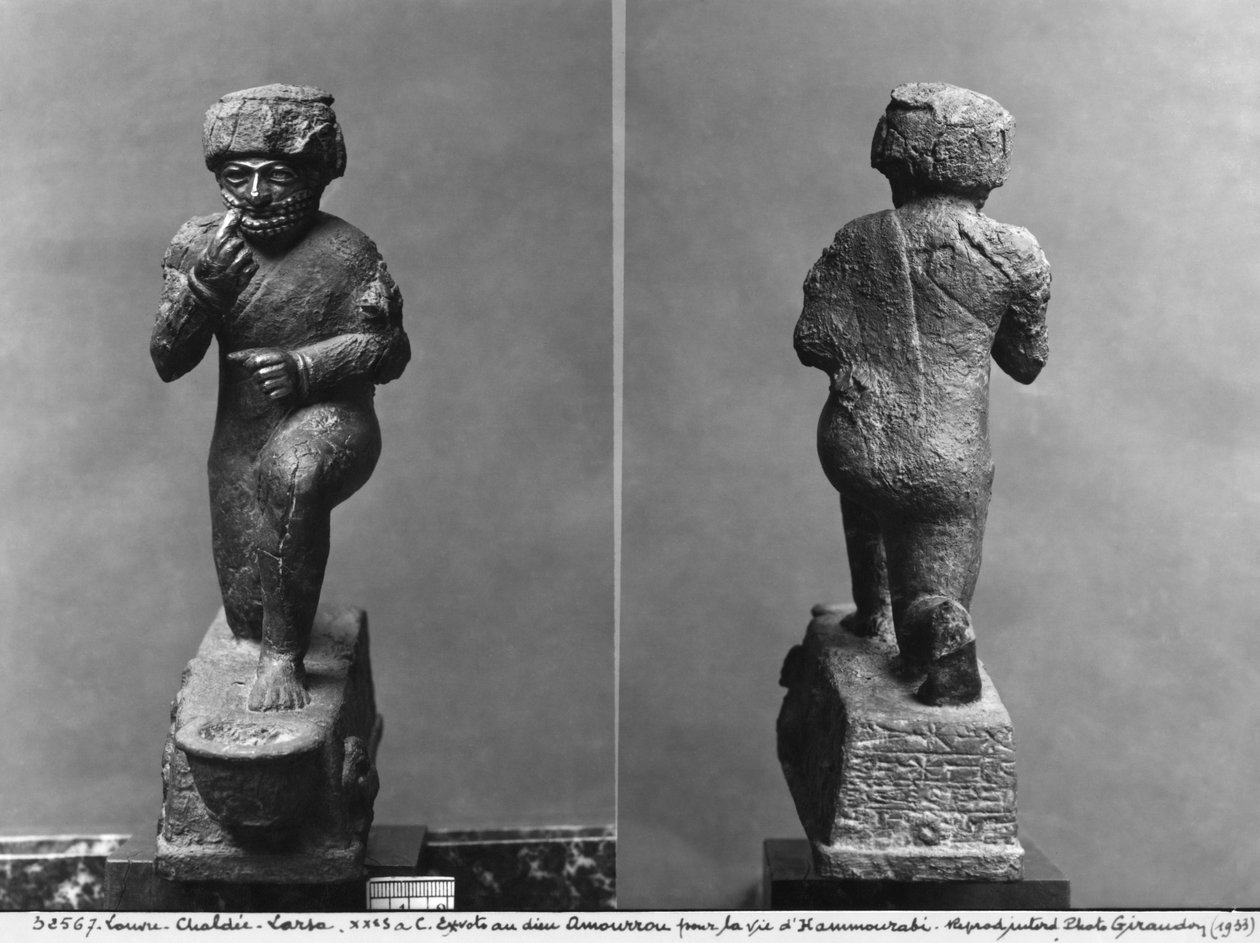 Tilbederen af Larsa, set forfra og bagfra, også kendt som Kong Hammurabi, der beder foran et helligt træ, ca. 1750 f.Kr. (bronze og guld) (se også 286951) af Mesopotamian