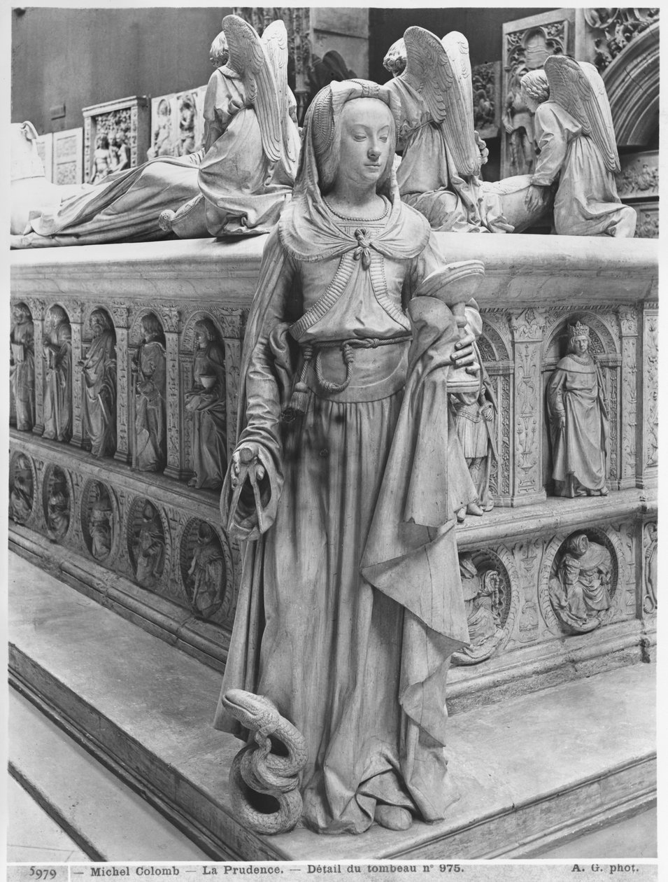 Nantes, St. Peter og St. Paul Cathedral, Graven af Frans II, Hertugen af Bretagne og Marguerite af Foix, detalje af Prudence, 1502-07 gipsstøbt af marmor se også 345884 bw foto af Michel Colombe