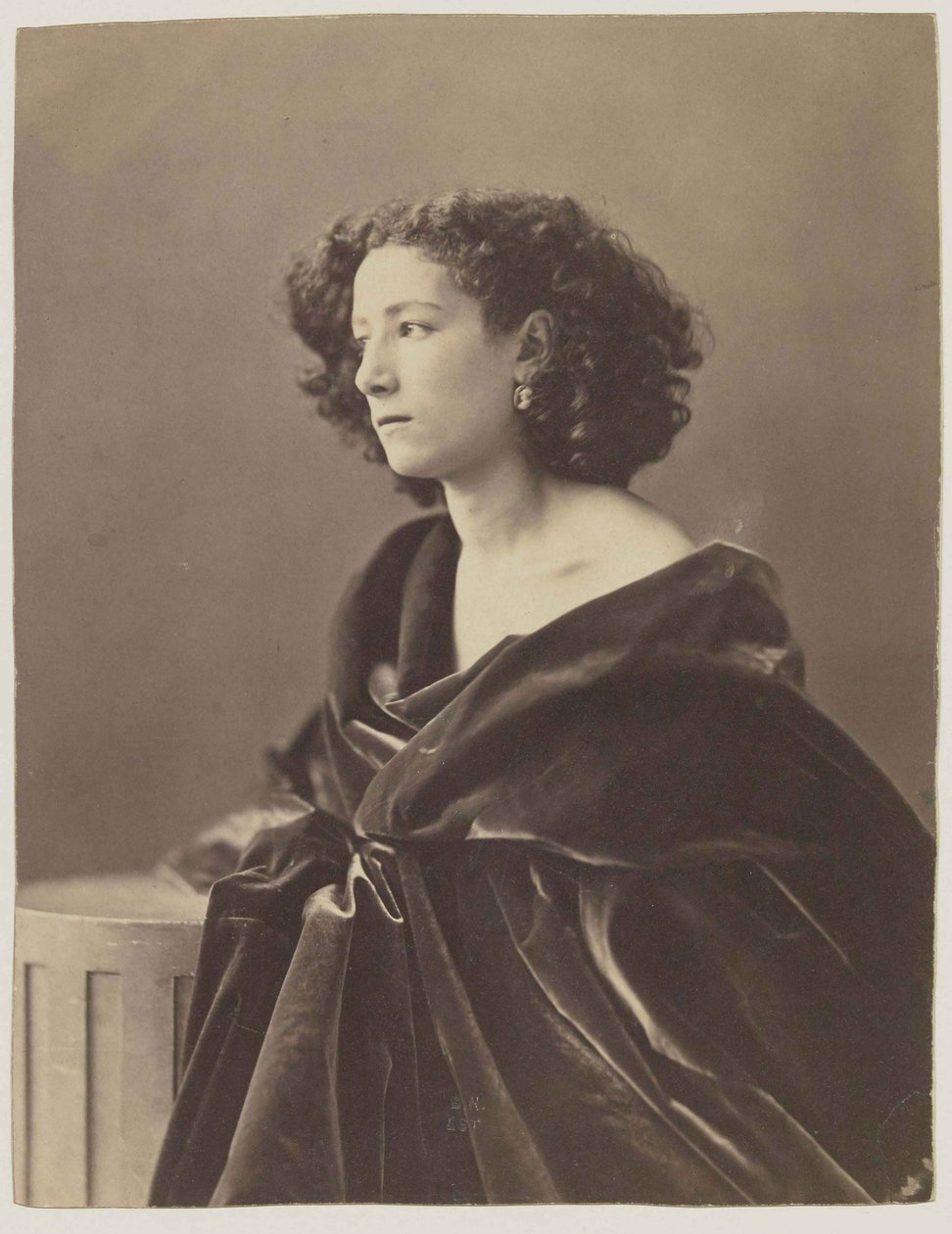 Portræt af Sarah Bernhardt 1844-1923, 1864. af Nadar