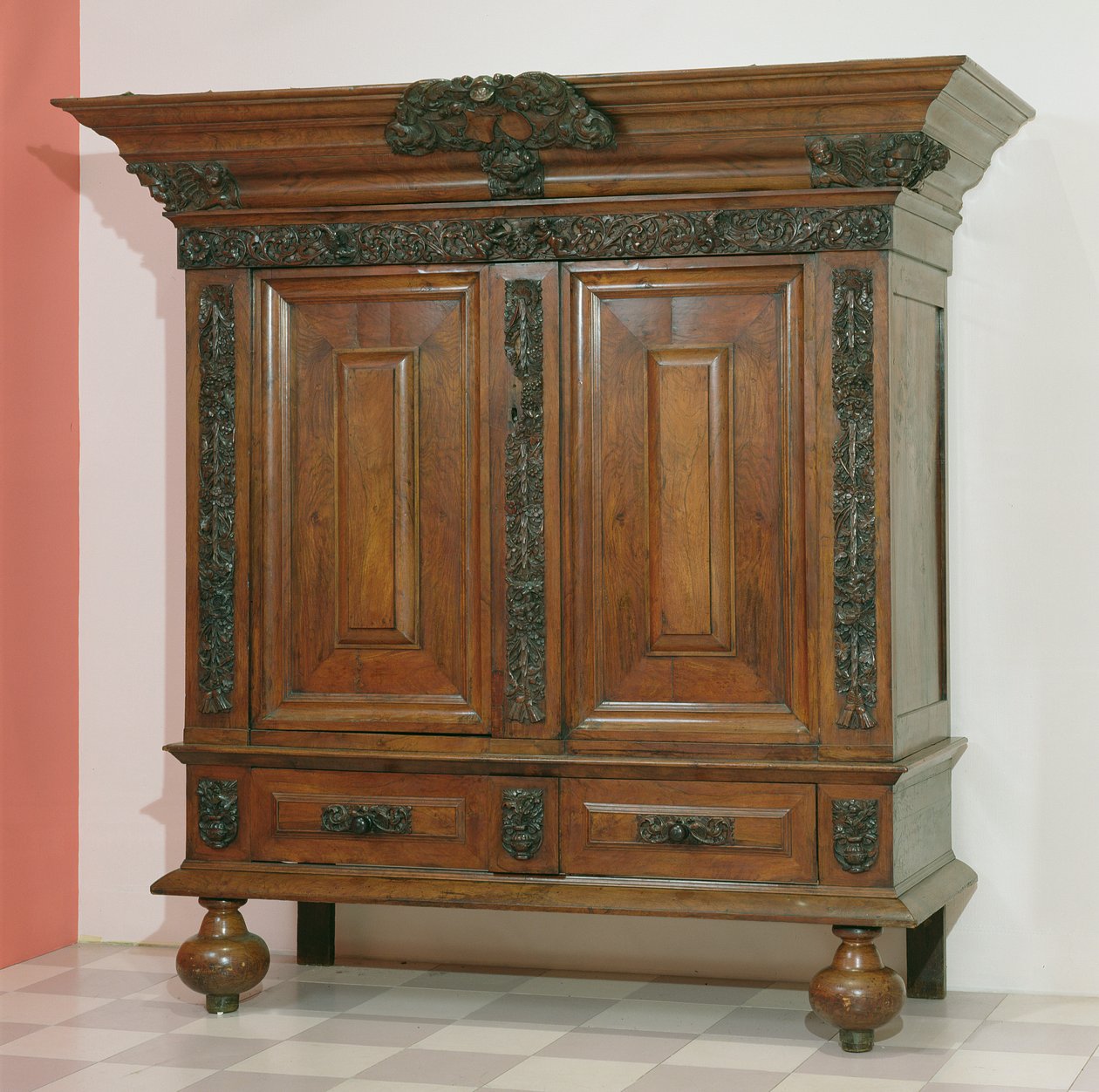 Kas, ca. 1675-1700 (valnød og eg) af Netherlandish School