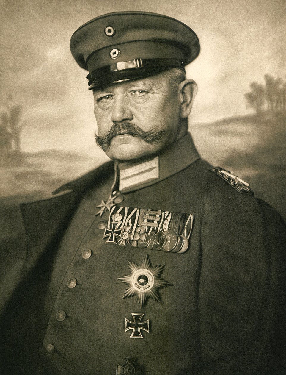 Portræt af Paul von Hindenburg af Nicola Perscheid