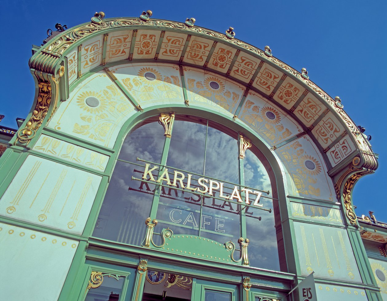 Udsigt over Karlsplatz Stadtbahn af Otto Wagner