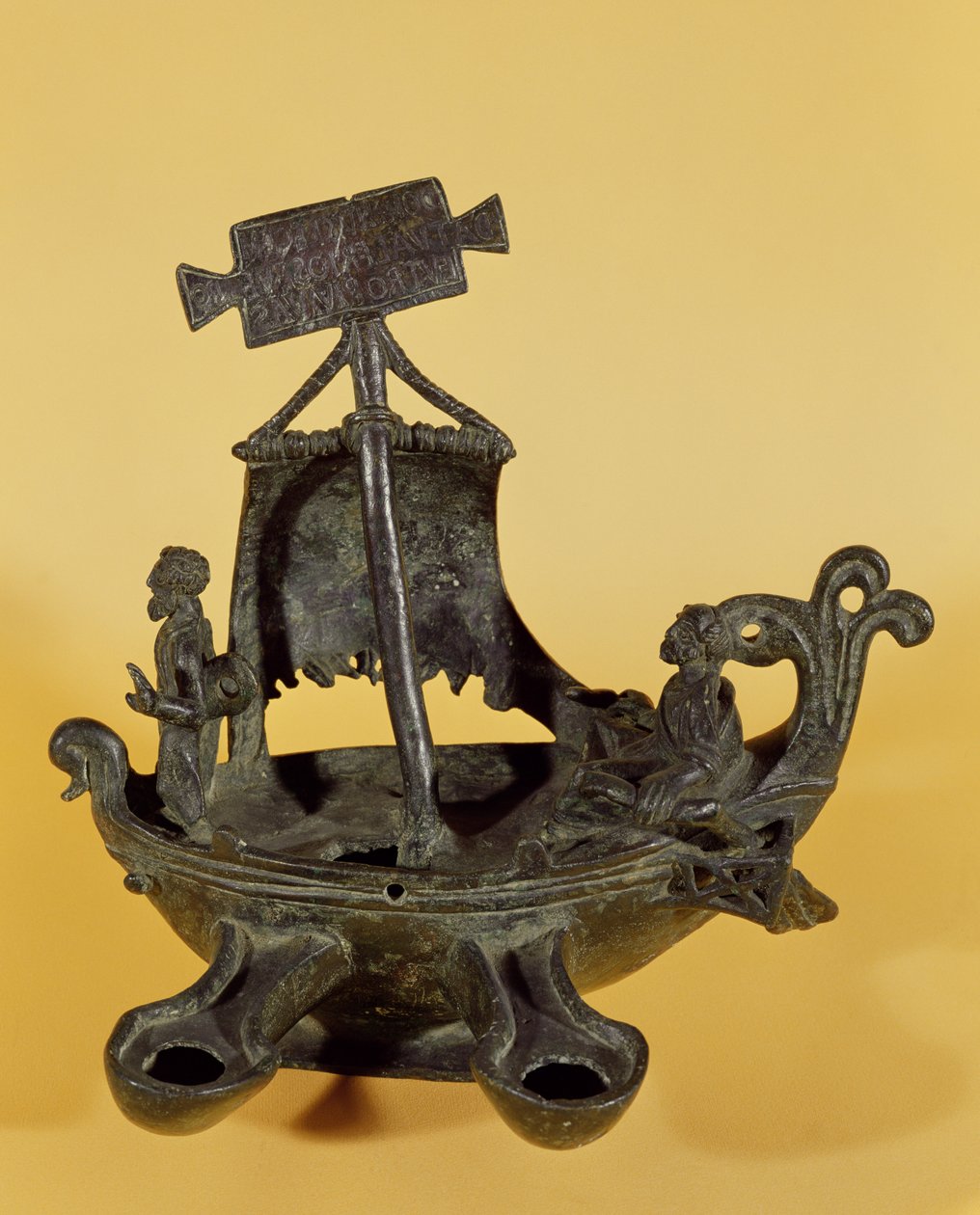 Lampe i form af en båd, med St. Paul og St. Peter (bronze) af Paleo Christian