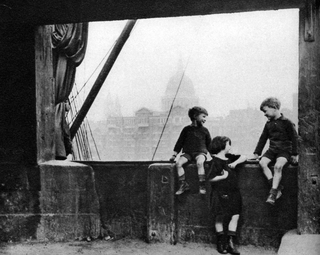 Bankside, omkring Blackfriars Bridge, London, 1926-1927. af Paterson