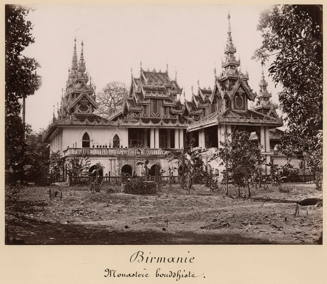 Teik Kyaung kloster, øen Ka Toe, nær Moulmein, Burma, ca. 1848 (albumin print) af Philip Adolphe Klier