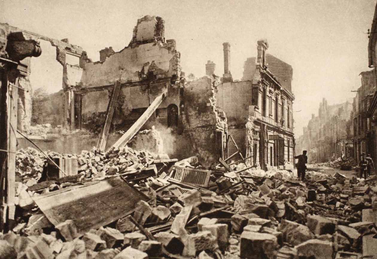 Udsigt over Rue St. Martin, Soissons af Photographer German