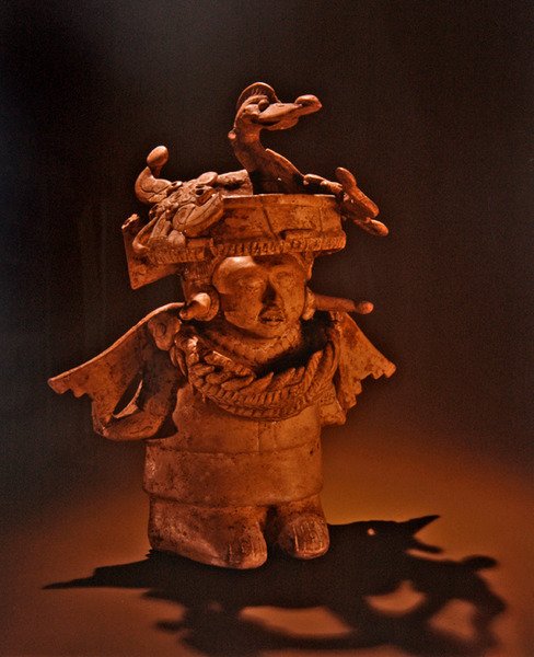 Figur med kunstfærdig hovedbeklædning, Nopiloa Culture (keramik) af Pre Columbian Pre Columbian