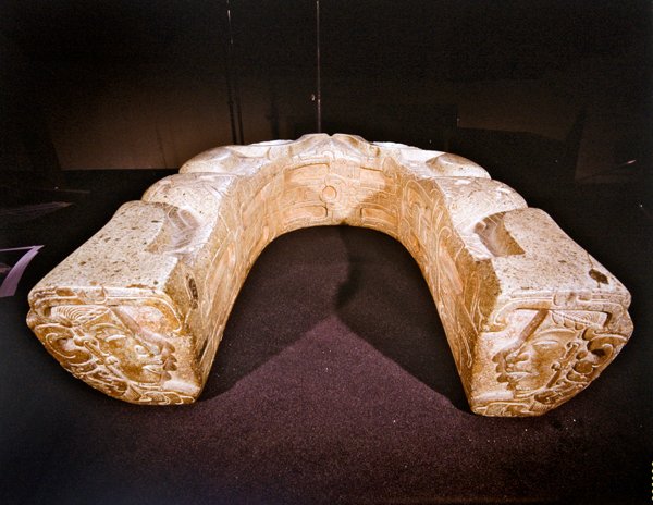 Set bagfra af åg brugt i boldspil, Vera Cruz af Pre Columbian Pre Columbian