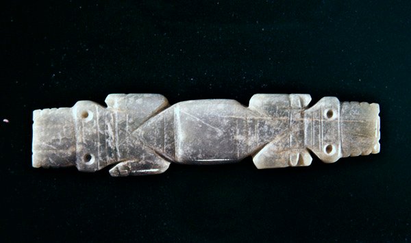 Tohovedet krokodillestang vedhæng, fra Guacimo, Linea Vieja-området (gennemskinnelig blågrøn jade) af Pre Columbian Pre Columbian