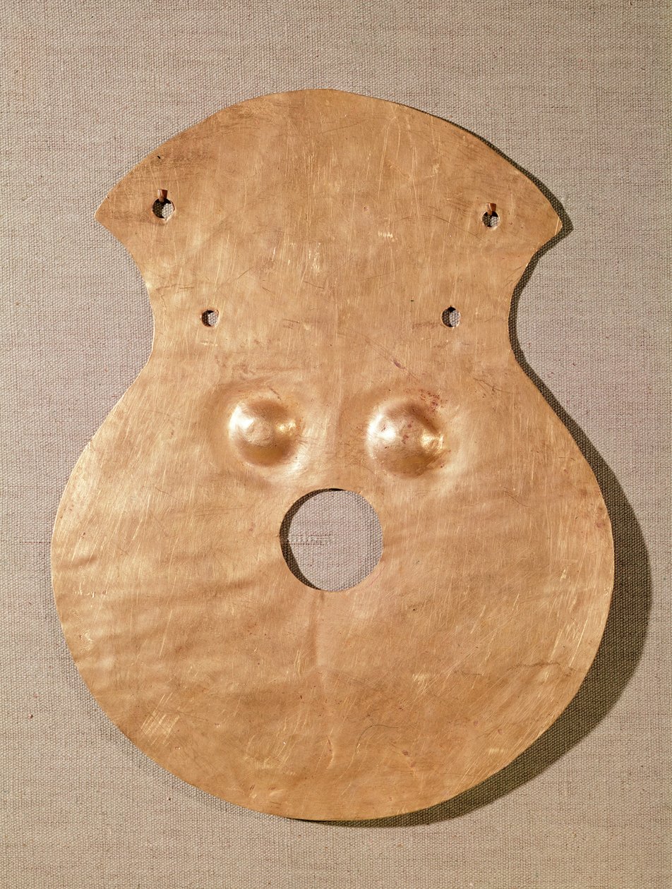 Violinformet idol, fra Moigrad, 2500-2000 f.Kr. (guld) af Prehistoric