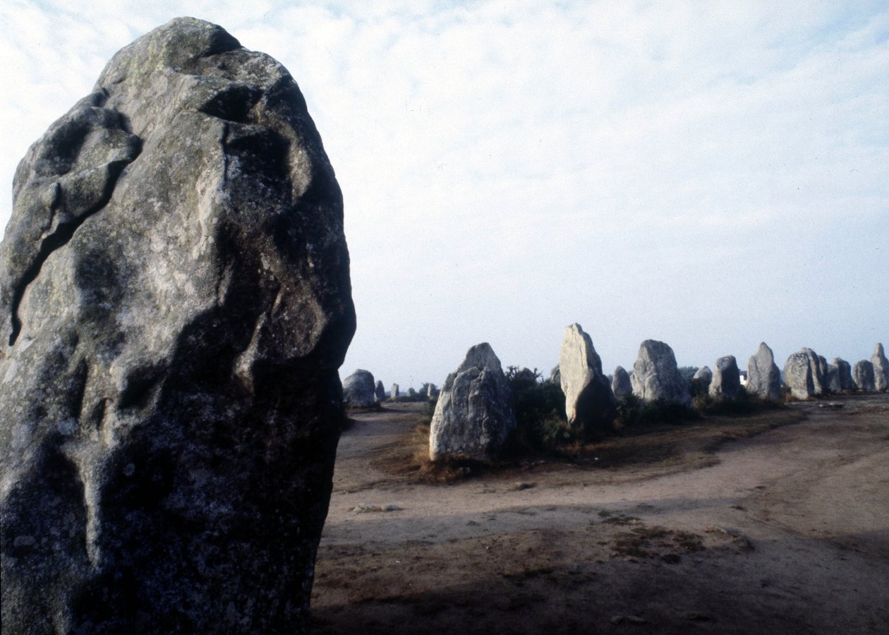 Megalitiske Carnac-monumenter i Kermario. af Prehistoric Prehistoric