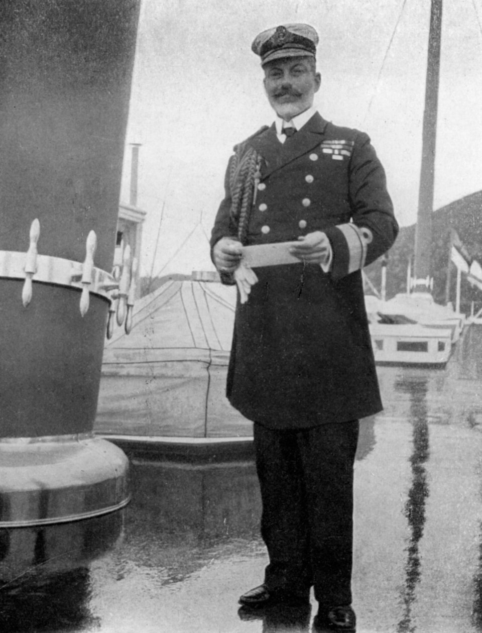 Commodore Sir Archibald Milne 1855-1938, 1908. af Queen Alexandra