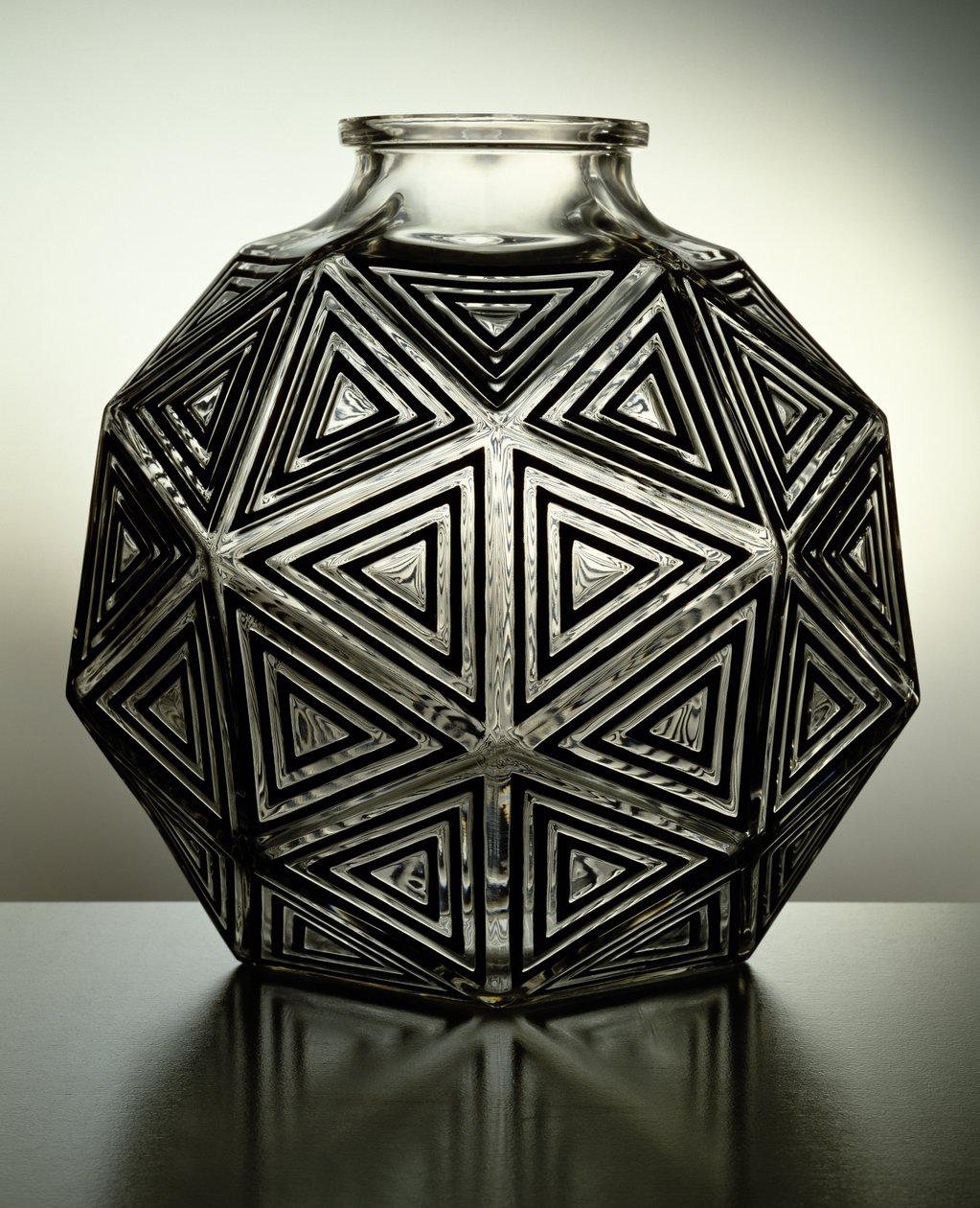 Nanking Vase, 1925 (klar og sort emalje på glas) af Rene Jules Lalique