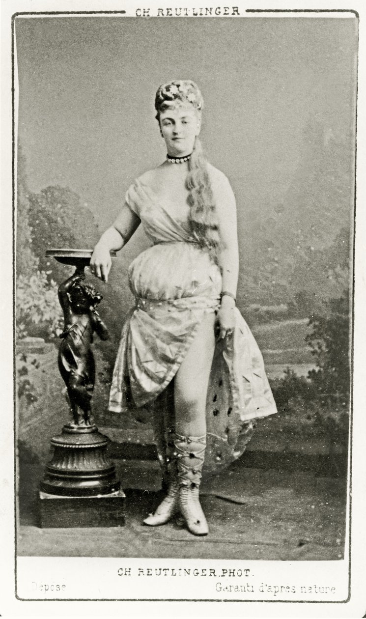 Méry Laurent på scenen, ca.1888-89 af Reutlinger Studio