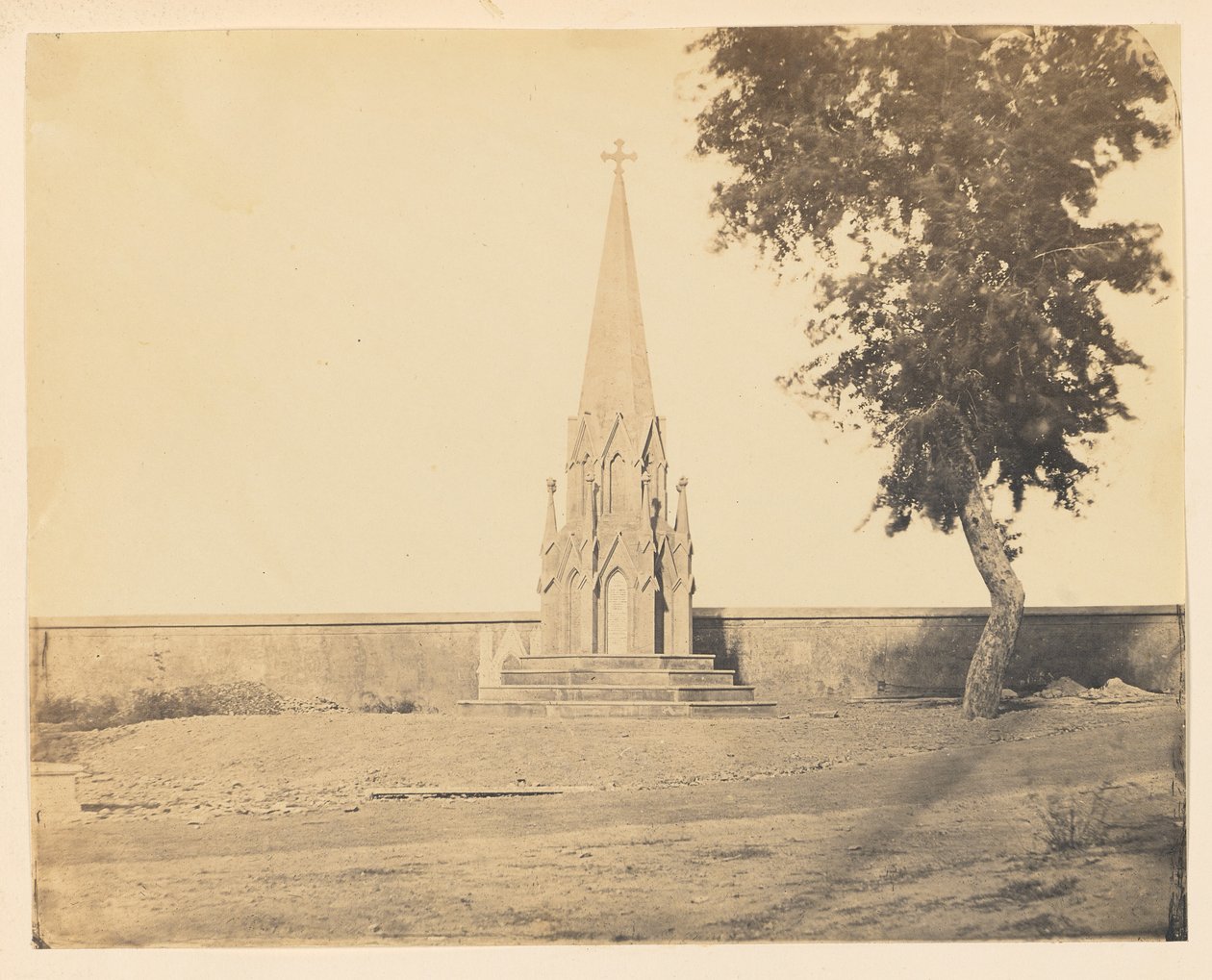[Kristent monument] af Robert C. Tytler