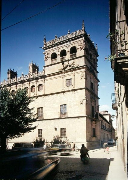 Udsigt over tårnet på Palacio de Monterrey, påbegyndt i 1540 af Juan and Rodrigo Gil de Hontanon