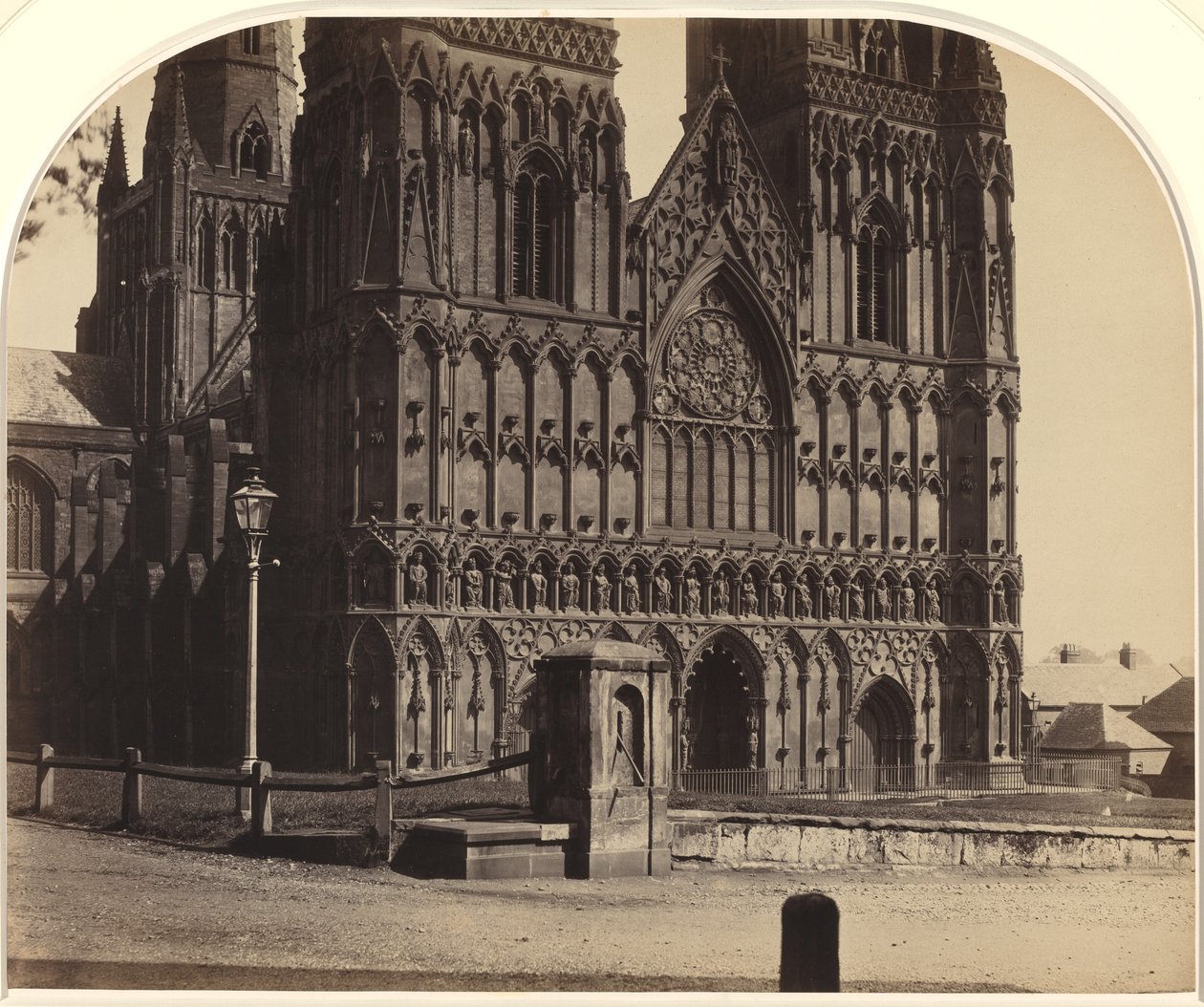 Lichfield Cathedral fra det nordvestlige, 1858. af Roger Fenton