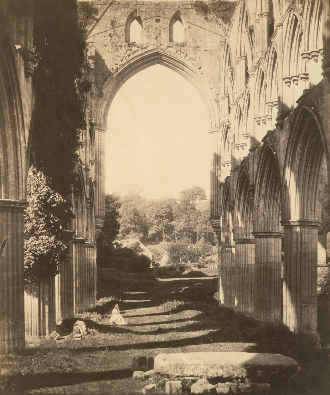 Rievaulx Abbey, 1854. af Roger Fenton