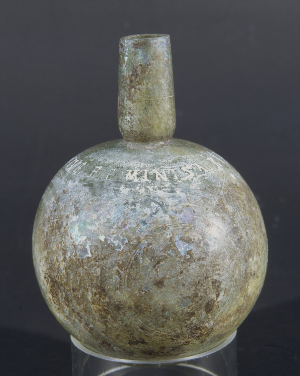 Flaske med latinsk inskription (glas) af Roman