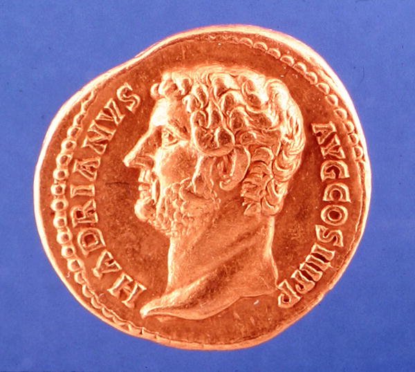 Mønt, der forestiller kejser Hadrian (guld) af Roman