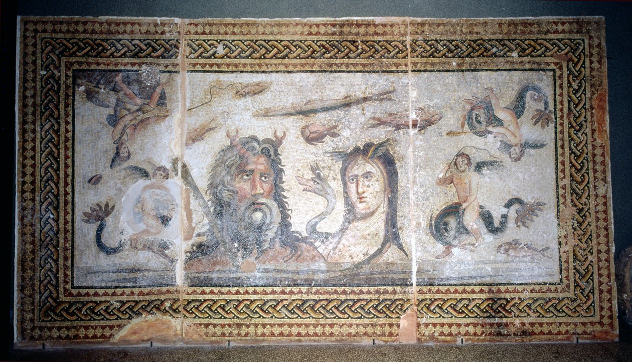 Etage, der forestiller Oceanus og Tethys blandt havdyr, fra Belkis (nu Zeugma) Tyrkiet (mosaik) af Roman