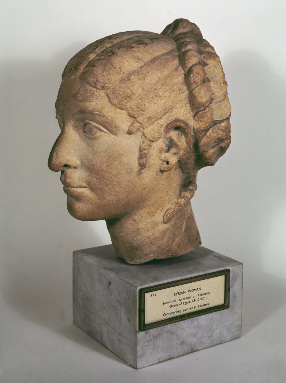 Kalkstenshoved af en kvinde, der ligner Cleopatra VII, ca. 50-30 f.Kr. (kalksten) af Roman