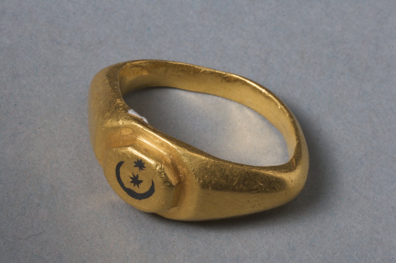 Ring med niello indlæg (guld) af Roman