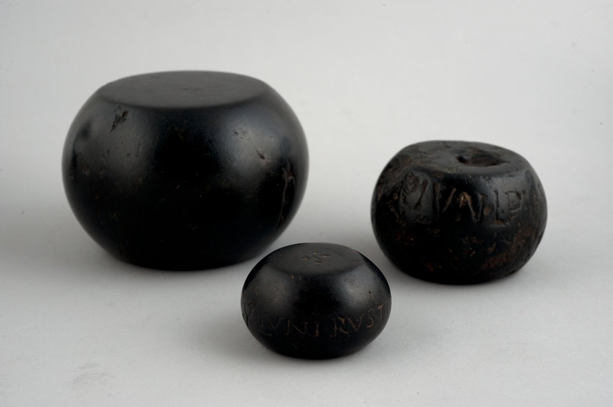 Vægte (basalt) af Roman