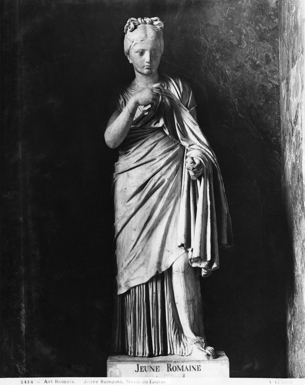 Ung romersk pige (marmor) af Roman