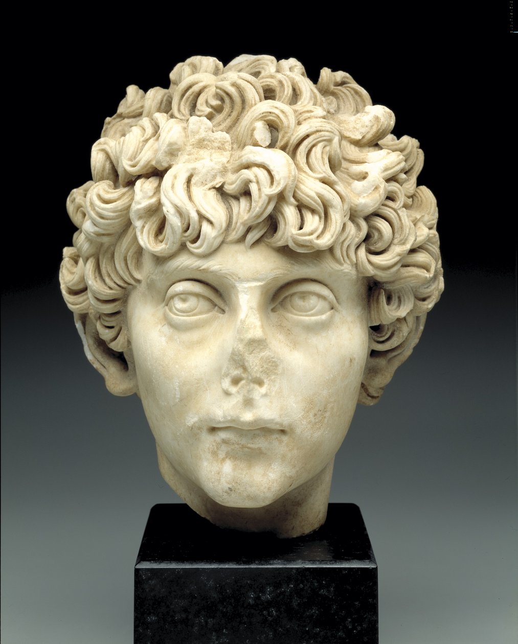 Overhoved for en romersk ungdom, ca. 140-170 e.Kr. (marmor) af Roman