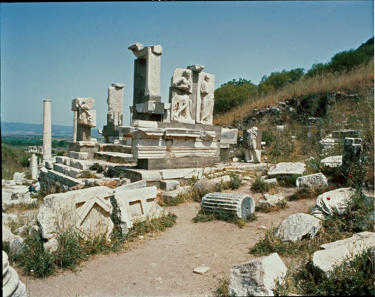 Udsigt over monumentet til Memmius af Roman