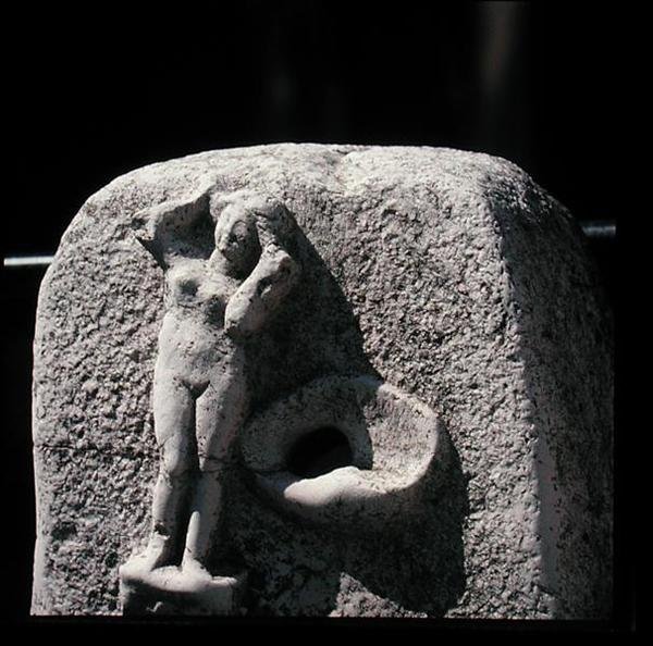Vandfontæne (marmor) af Roman Roman