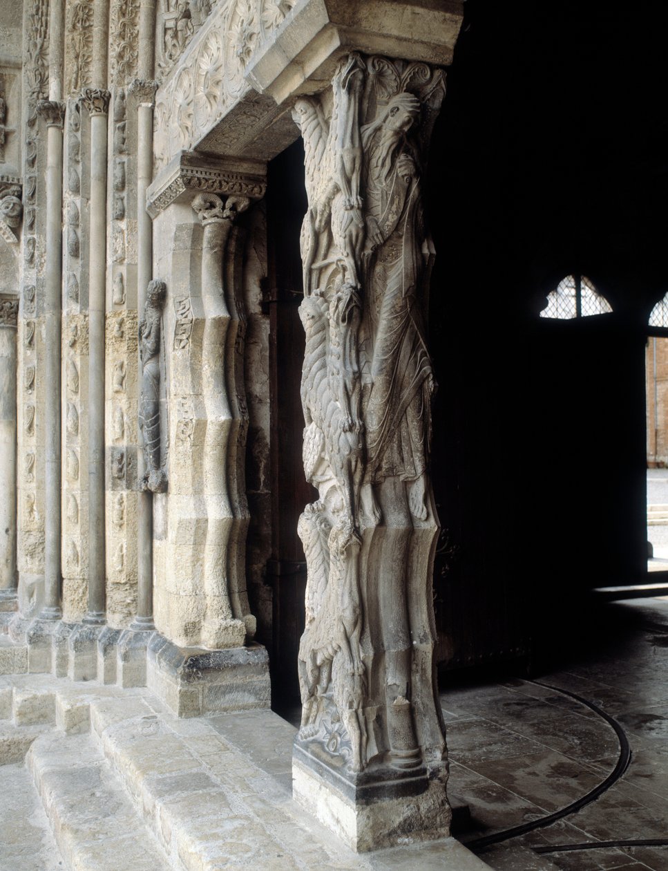 Trumeau (udskåret af Romanesque