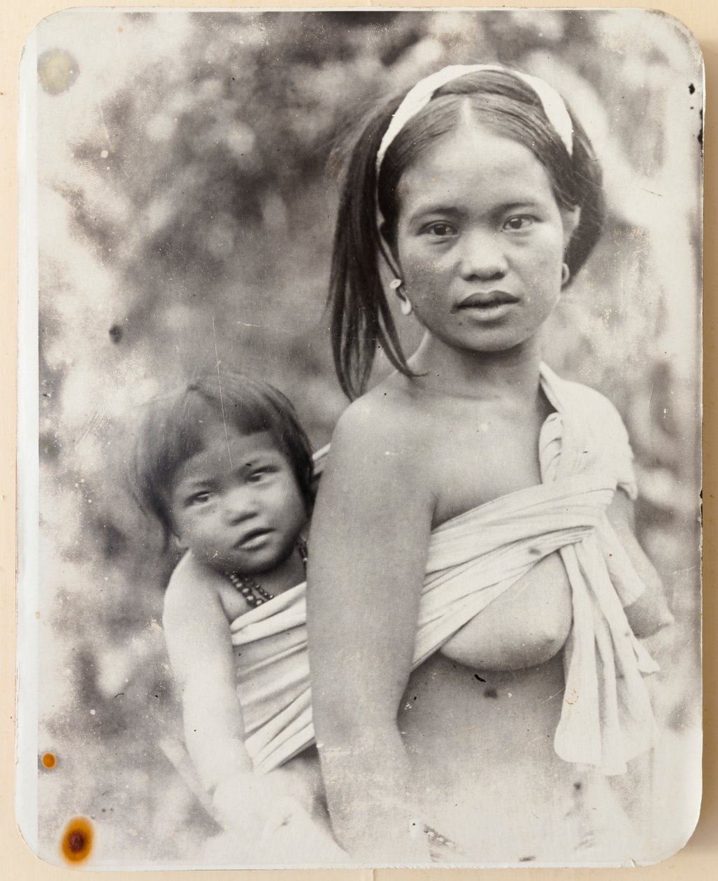 Ifugao mor og barn af Roy Barton