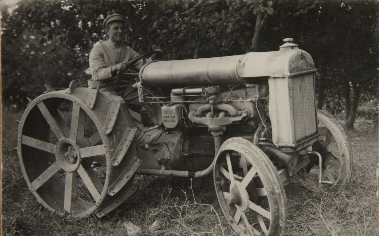 Første traktor af Russian Photographer