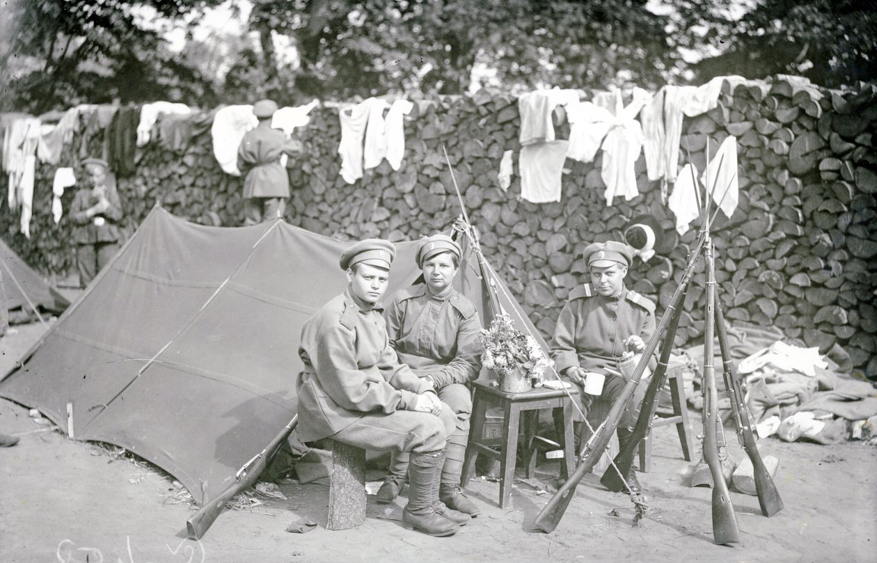 Kvindernes bataljon, Sankt Petersborg, 1917 af Russian Photographer