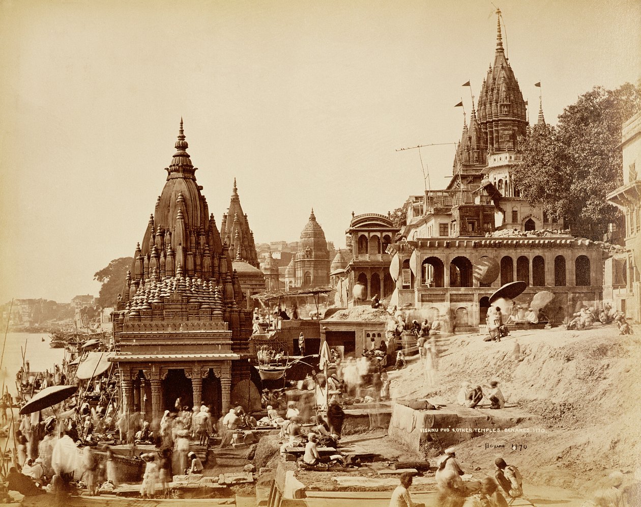 Vishnu Pud og andre templer, Benares (sepia-billede) af Samuel Bourne