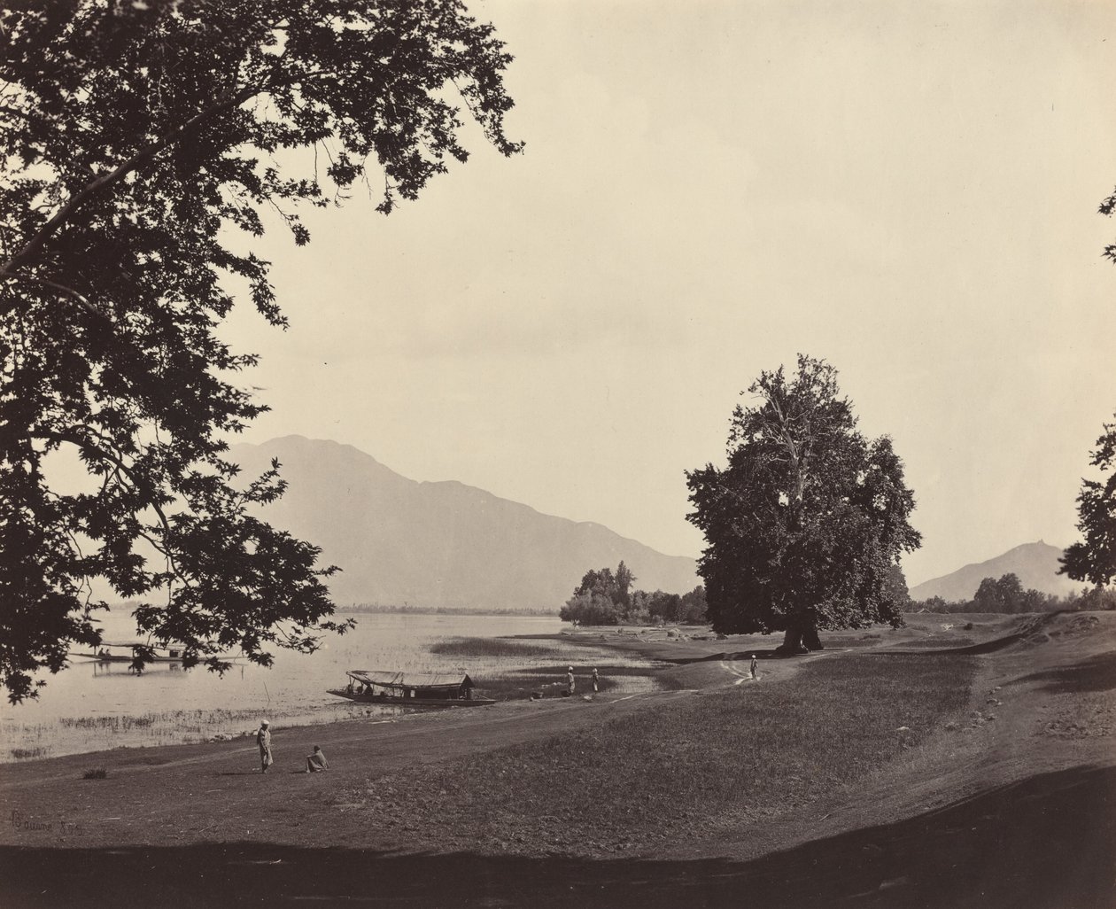 Kashmir Scene, ca. 1865. af Samuel Bourne