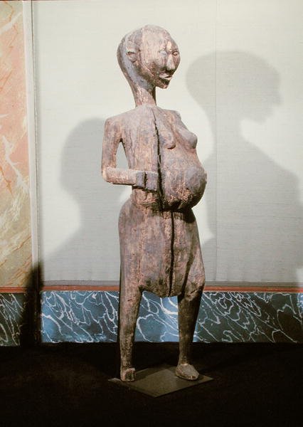Statue af en gravid kvinde (træ) af School African