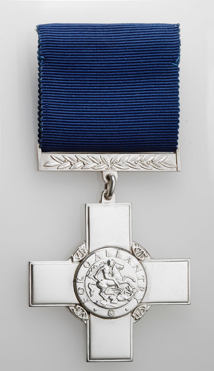 George Cross (sølv med silkebånd) af School English
