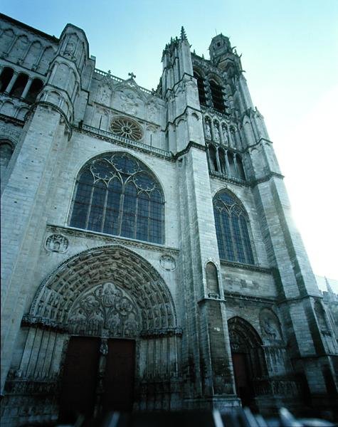 Vestfacade, påbegyndt ca. 1140 (foto) af School French