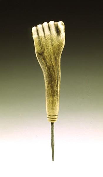 Chamunda, 907-1053 (sort dolerit) af School Indian