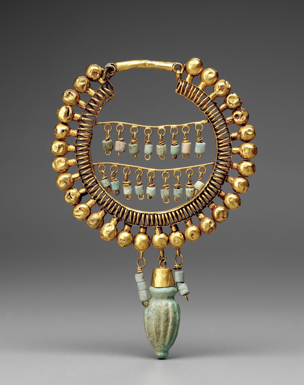 Ørering, 550-330 f.Kr. (guld og fajance) af School Persian