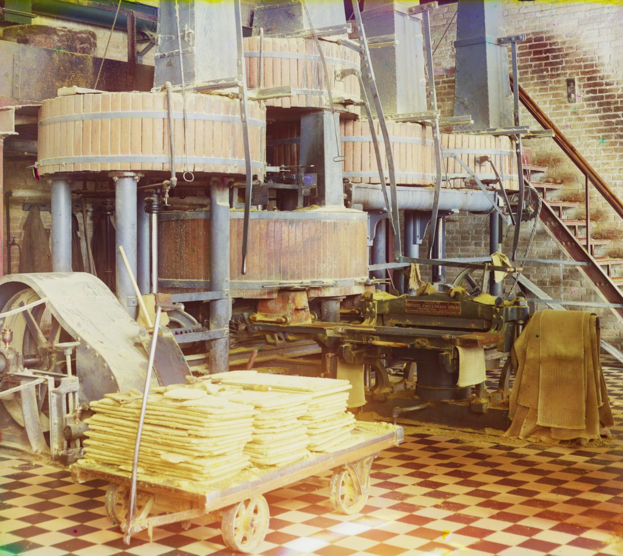 Bomuldstekstilfabriks interiør, sandsynligvis i Tasjkent, 1905-1915 af Sergey Prokudin Gorsky