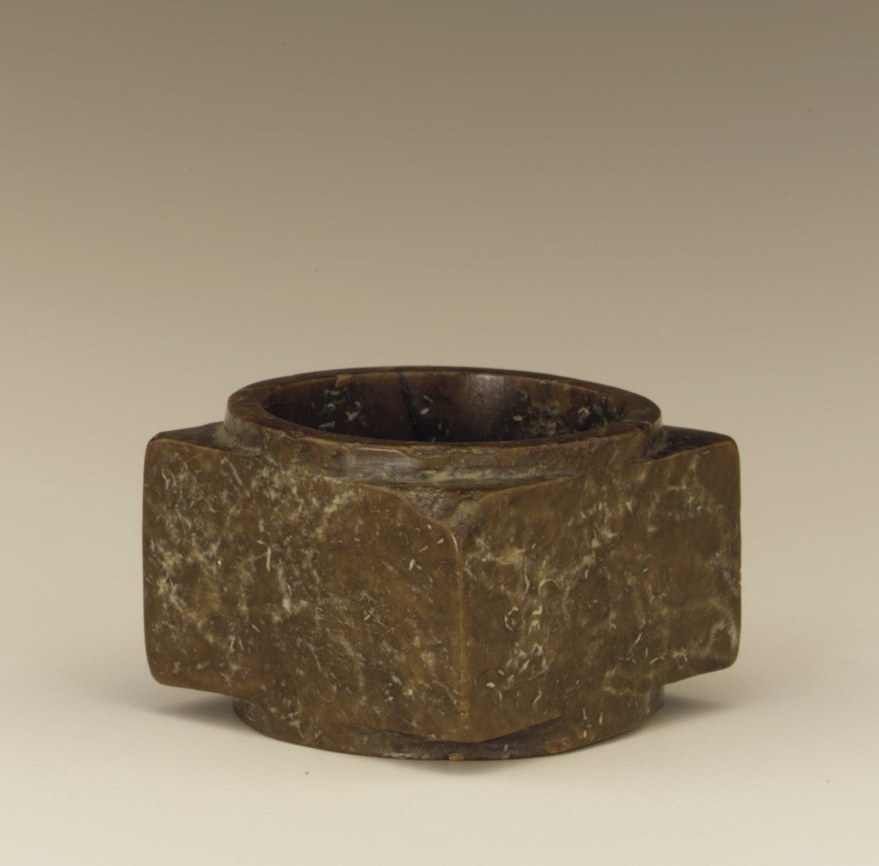 Cong (jade) af Shang Dynasty Chinese School