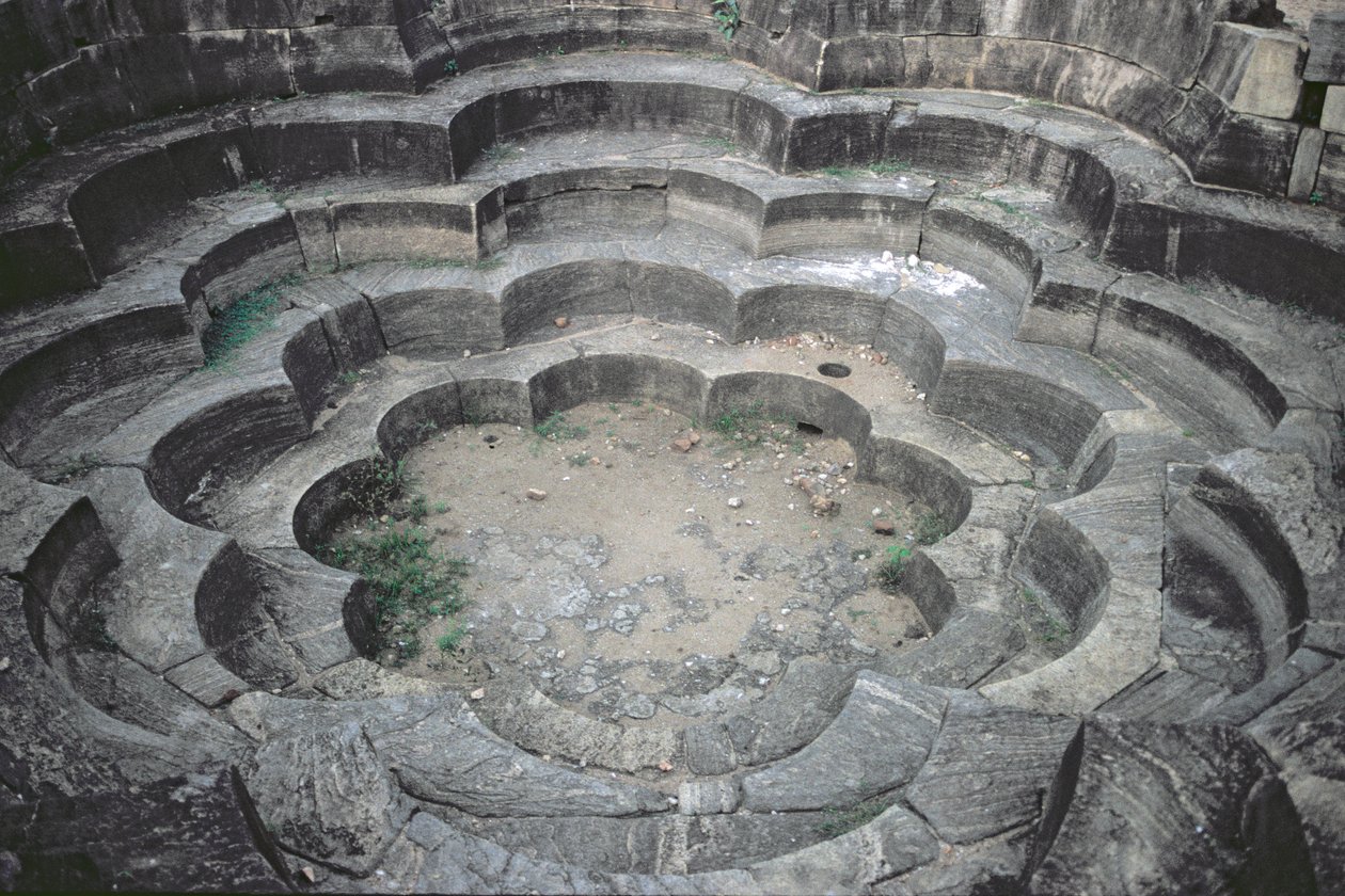 Nelum Pokuna (Lotus Bath) af Sri Lankan